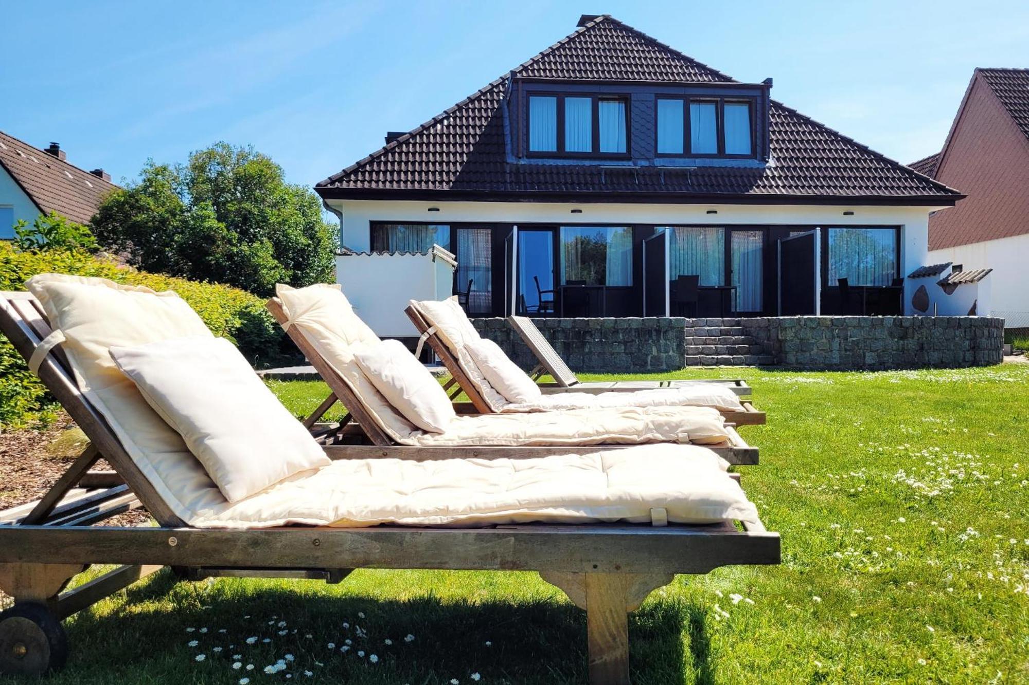 Hochwertige Ferienwohnung Mit Sonnenterrasse & Gartenblick, Nur Wenige Gehminuten Zum Strand Шарбойц Екстер'єр фото